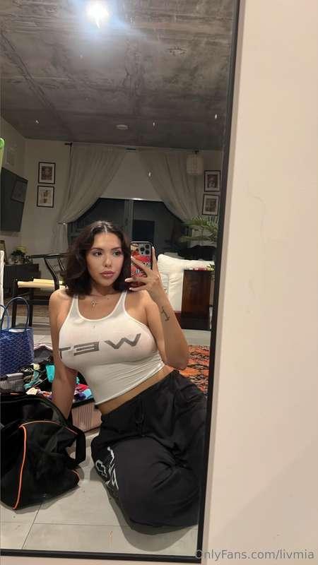 mirror pic🥰🥰🥰