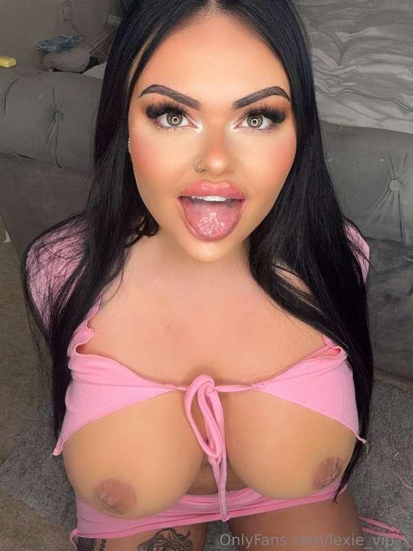 I’m hungry 👅