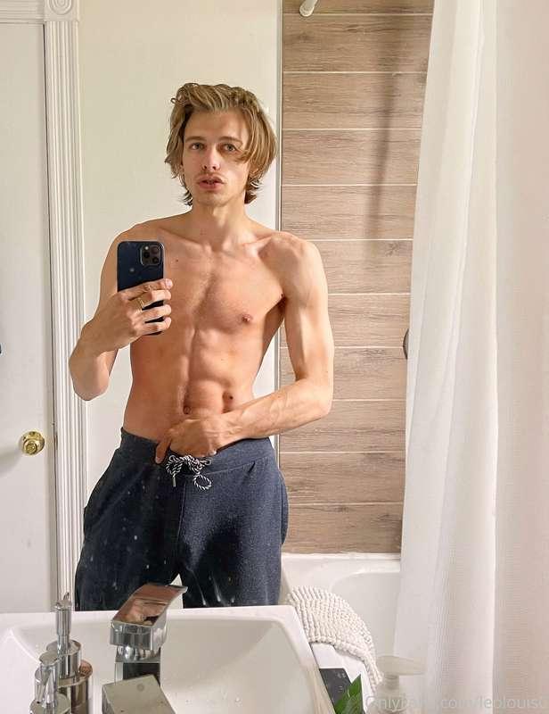 Last workout in this house🤪 I’m starting to see changes in s..