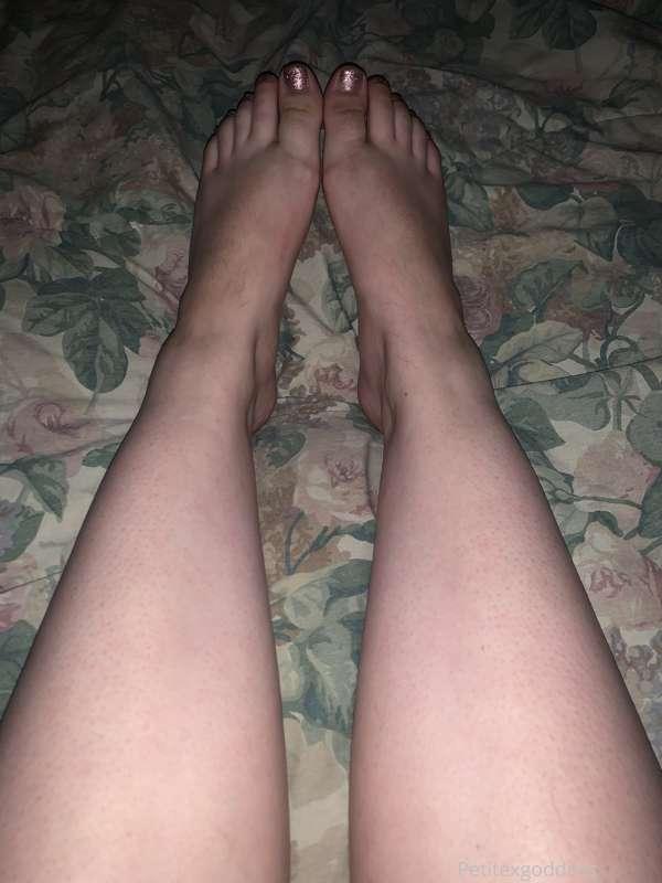 Do you like my tiny feet? 🥺👉👈
