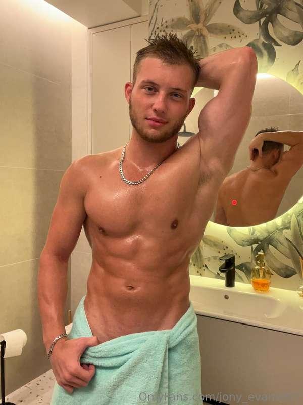 U wanna a stripdance🔞 from me to sleep well? Just ask me and..
