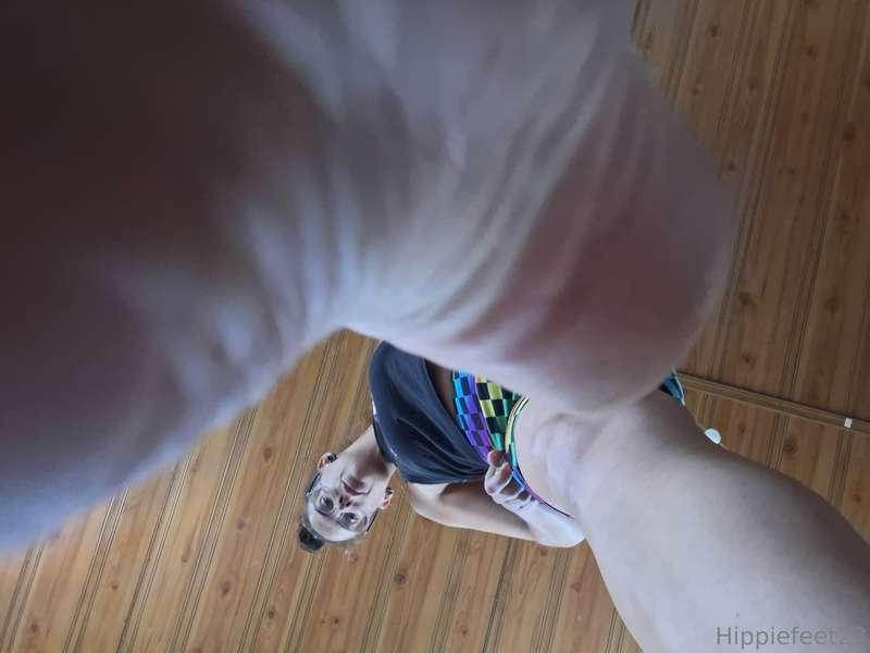 hippiefeet23 image #2