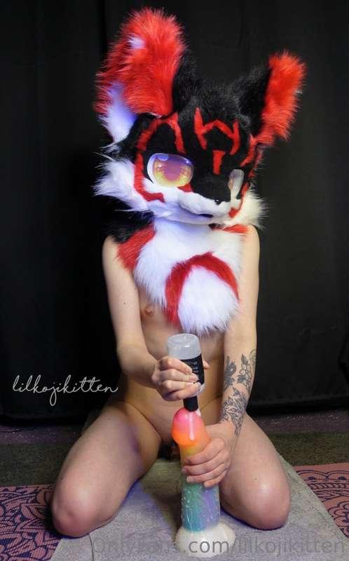 Just a cheap short video today! Having some fun with Large T..
