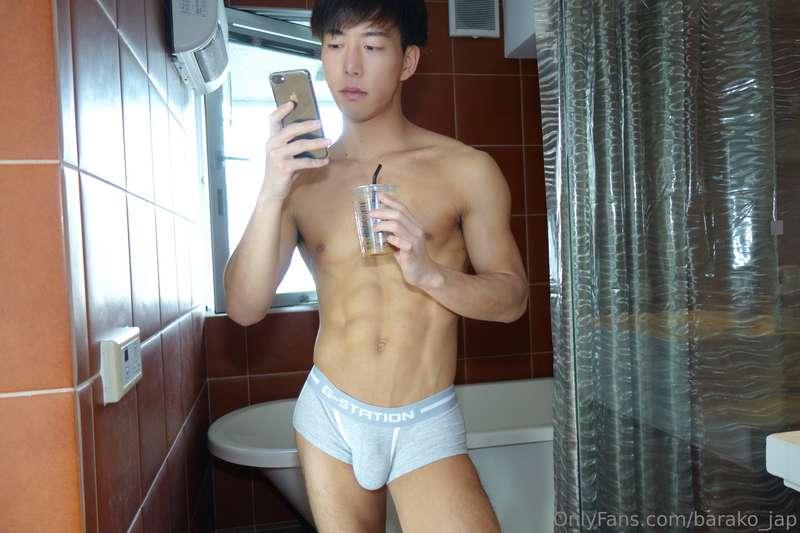 I like the tightness of men's underwear. What do you think?