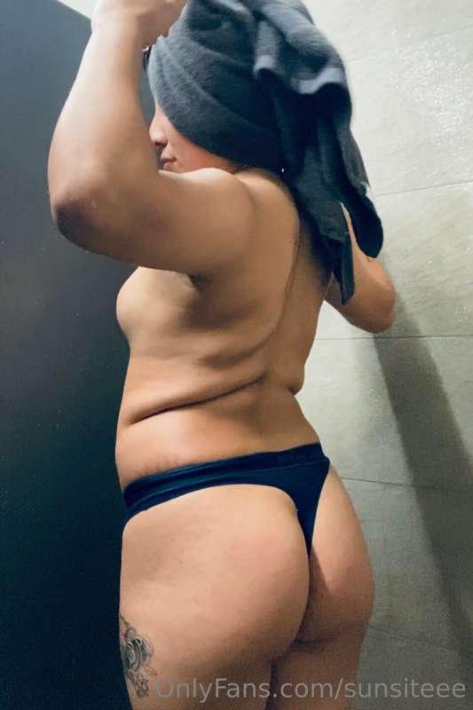 Shower after working out. I already look fit, right? 
Accept..