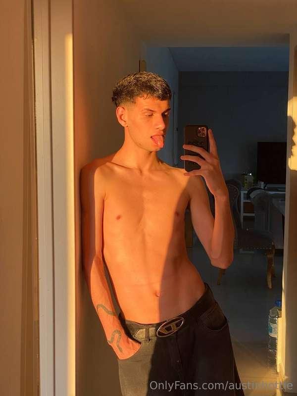 Wanna see everything? 🔥I’m your virtual boyfriend 💬 and I’ll..