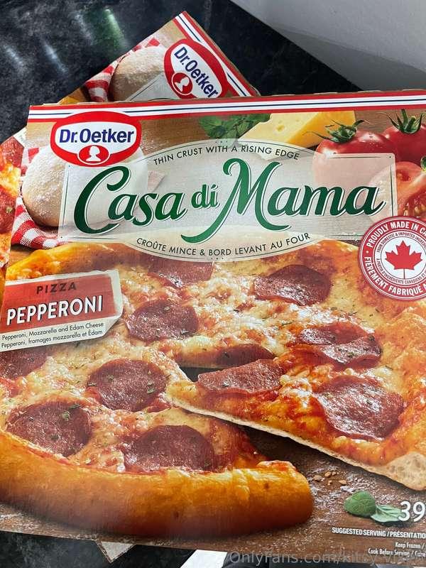 Omg… I don’t know what’s in this pizza but it’s making my fa..