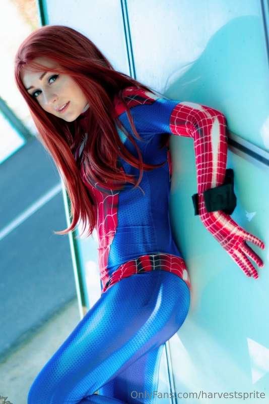 Going through some old cosplay pics and honestly forgot I di..