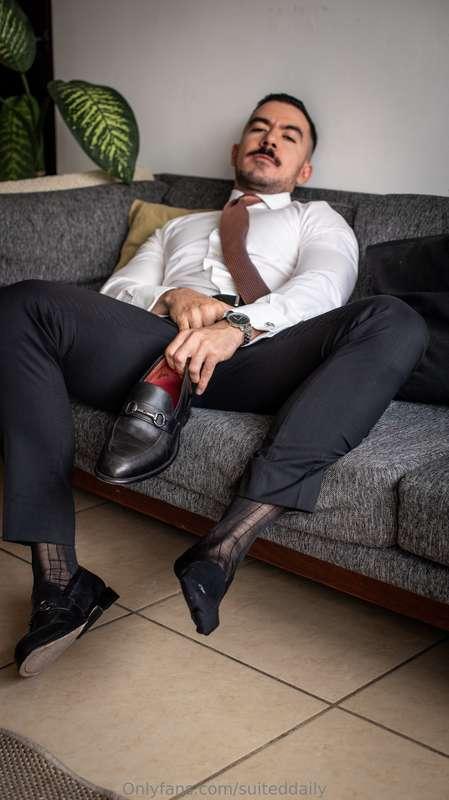 Sheers, loafers and a tight necktie. I want a suited man to ..