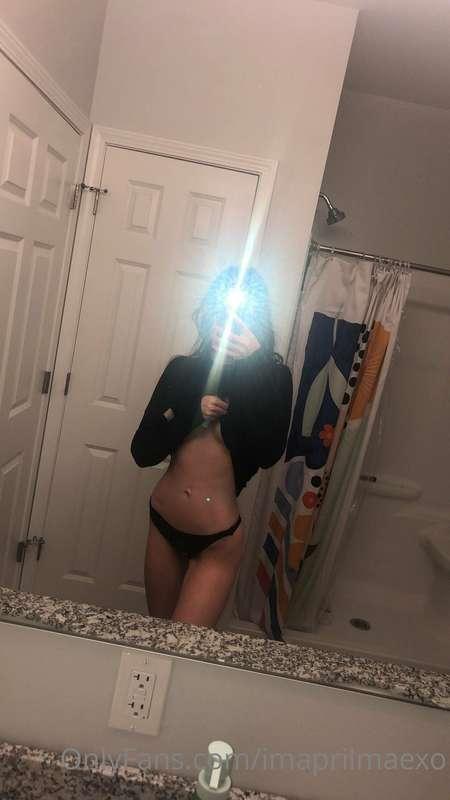I’m so ready for sweater season 🙈 ❄️  
Is it me or is sex be..