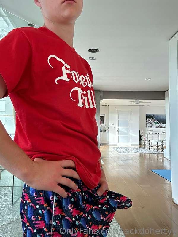 Heyyyy, Mr. Boner! looking sharp and standing tall! 😎🍆
