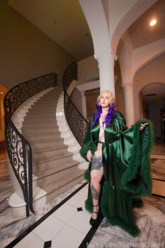 themoistqueen image #2