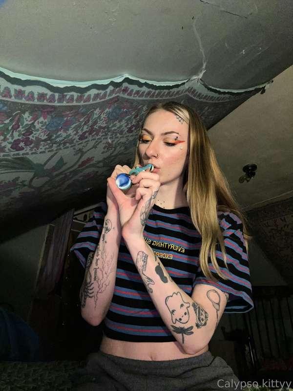 When i smoke i get horny asf