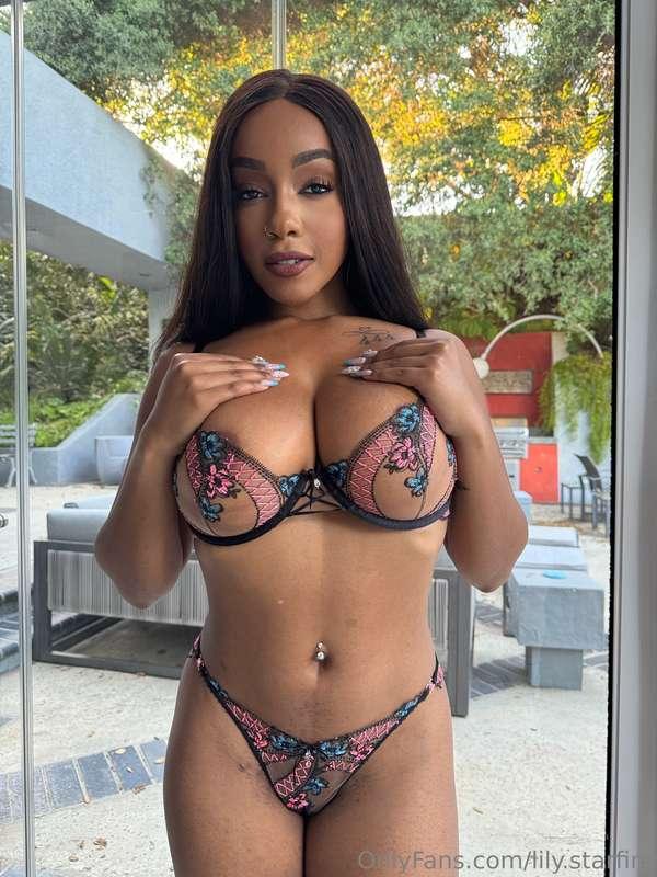 LOOKING FOR MY DADDY ... DM me for details on my Daddy's clu..