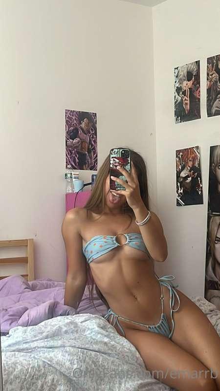 gonna spend ur friday night with me? 👉👈