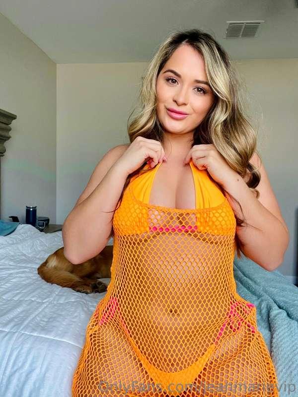 bikini kinda life. 🥵 do you like this color on me?