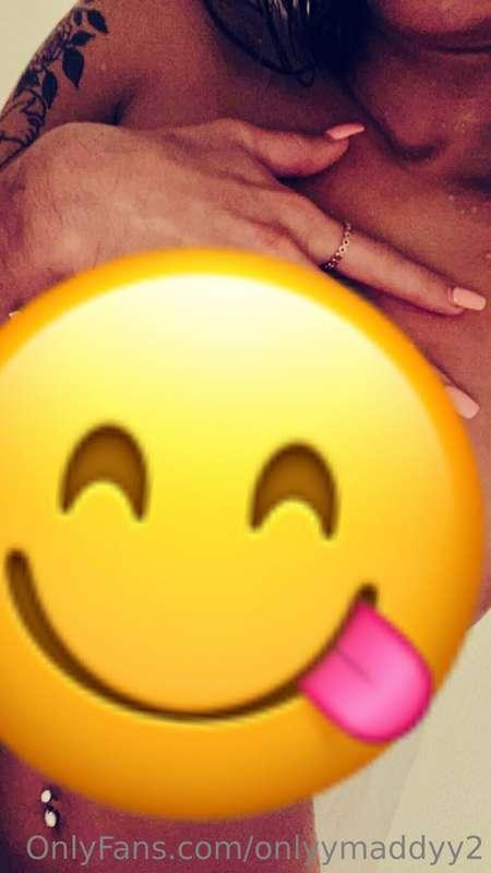 Hey babes!!😘 Here are some new pics, it’s 20$ for them, enjo..