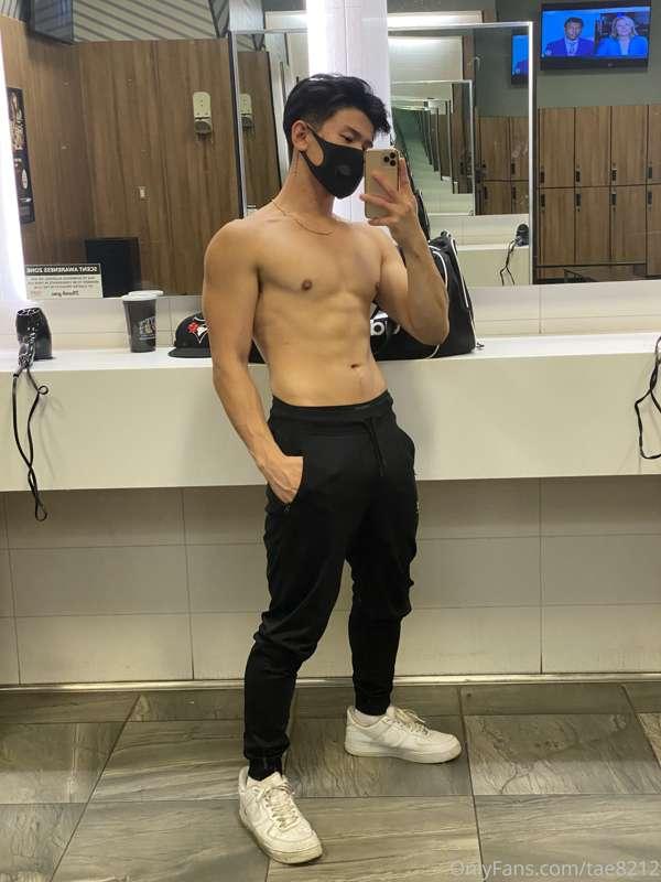 Get you a man willing to cum on the dishwasher he just clean..