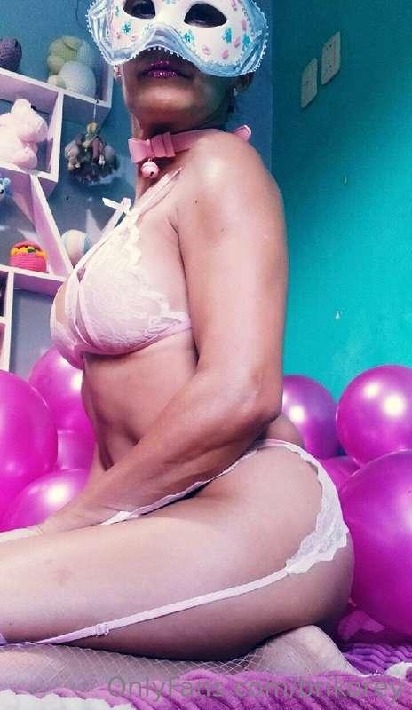 A pink balloon party and my sexy lingerie are waiting for yo..