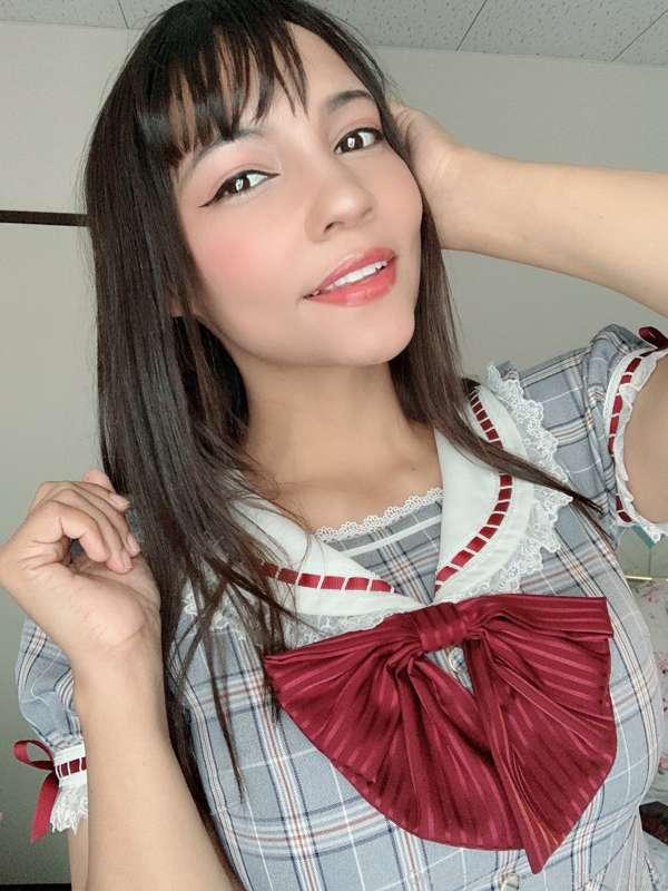 Some casual selfies ❤️ Just wanted to share this cute dress ..