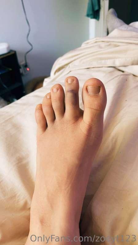 A broken toe is the most annoying thing, especially when it’..