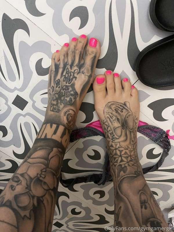 You like my pretty feets ❤️?