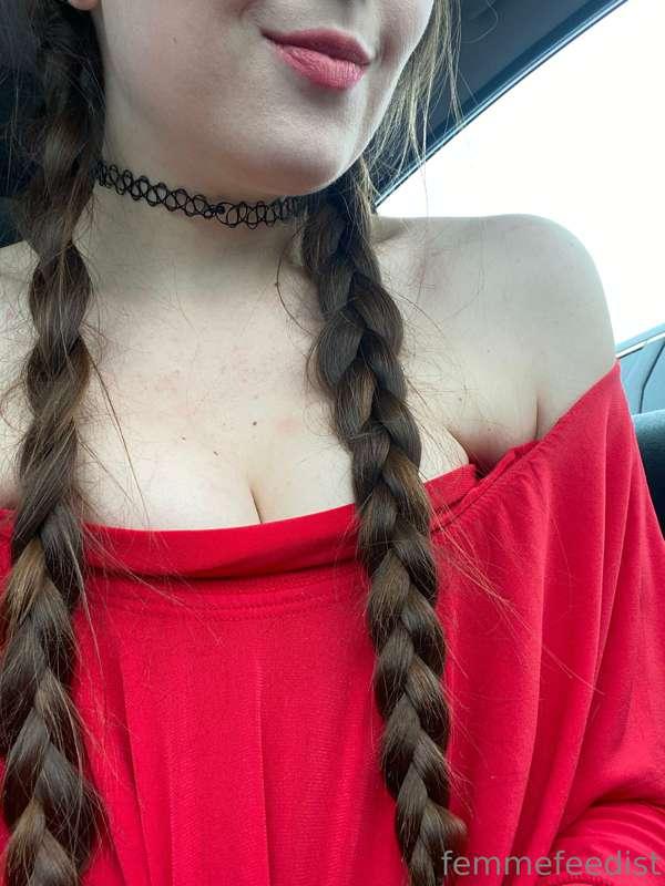 when a corset gives you cleavage but also arm cleavage 😅😅😅 n..