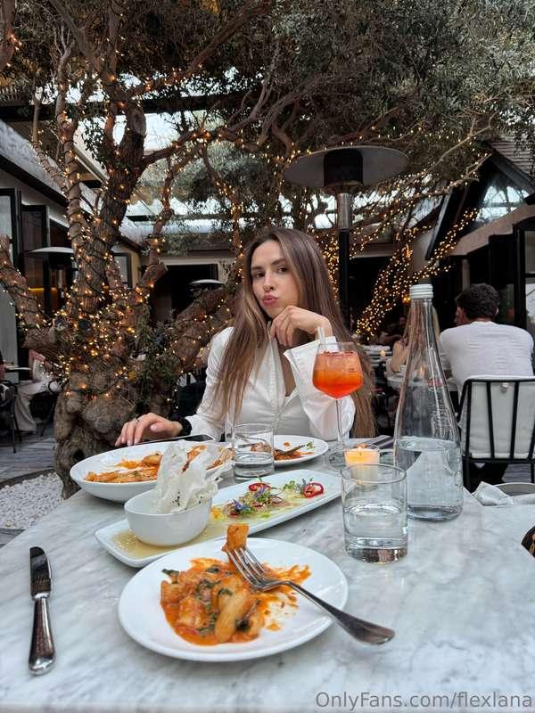 do you want to be my date? 🥰