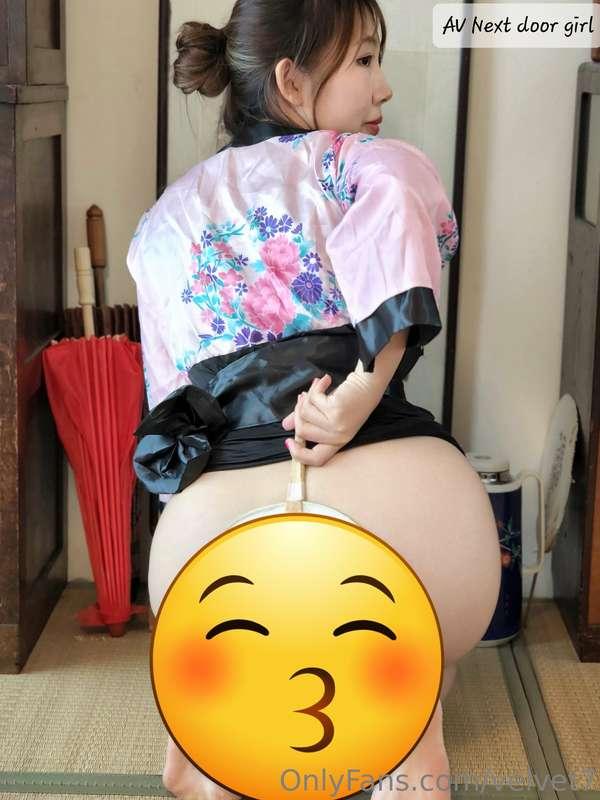 TGIF😊 
Sep Lewd Gift set is here 🎁 for 150$
If u tip $28, I ..