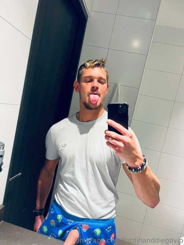 In between moving. 👀 🍆 🔥
