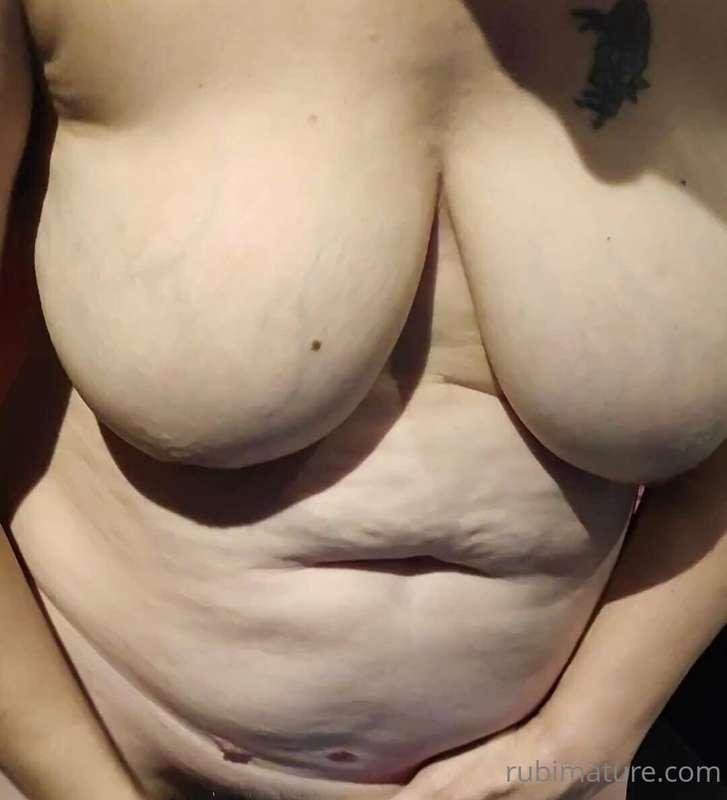 Enjoy my boobs, they are for you

#amateur #mature #milf #gi..