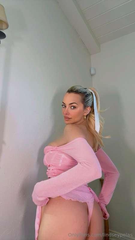 Tell me what you’re thinking about right now 💕