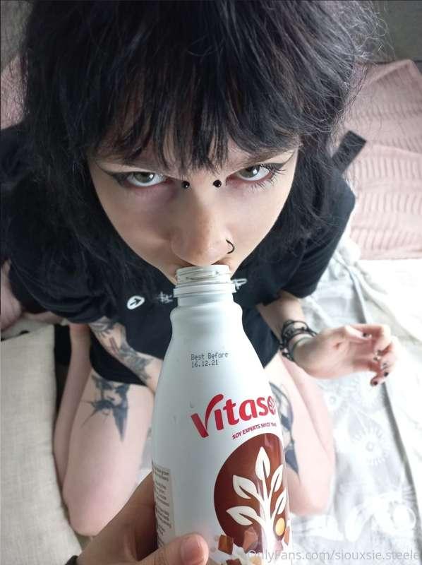 don't u wish u were feeding me your milk?
ft.@annathorn