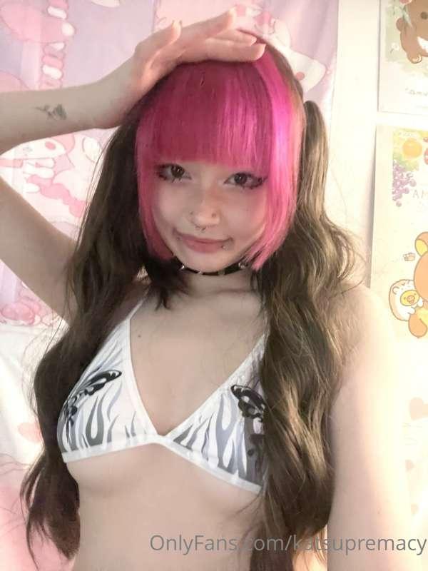 am i cute or hot???