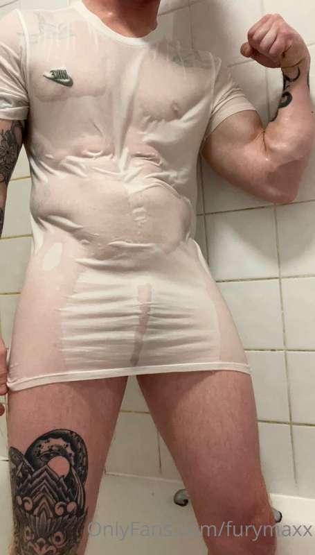 Flexing in the shower just for you!