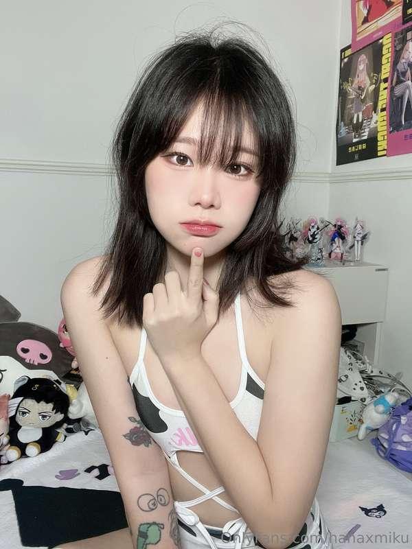 •⩊•