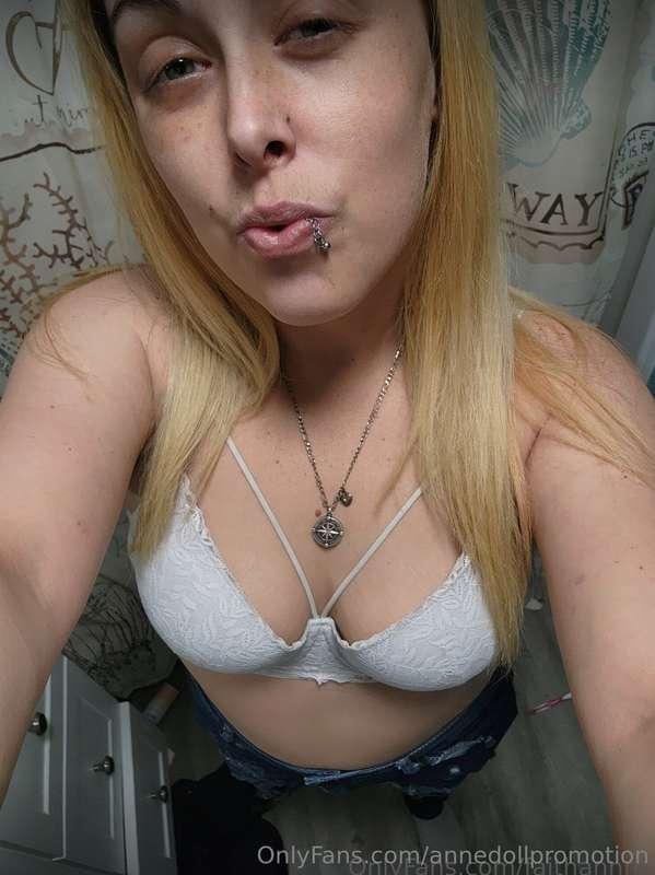 Fayeee here!Chill & Down to earth.Lets chat, get to know me!..