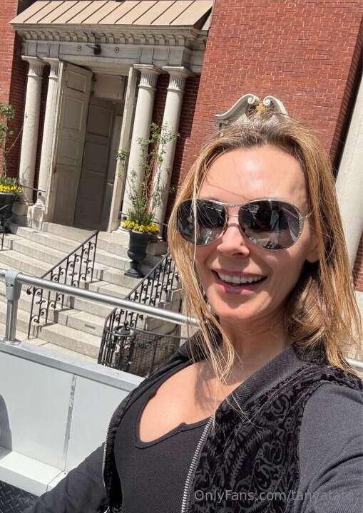 Bend me over these Boston bricks, baby 😜🍑