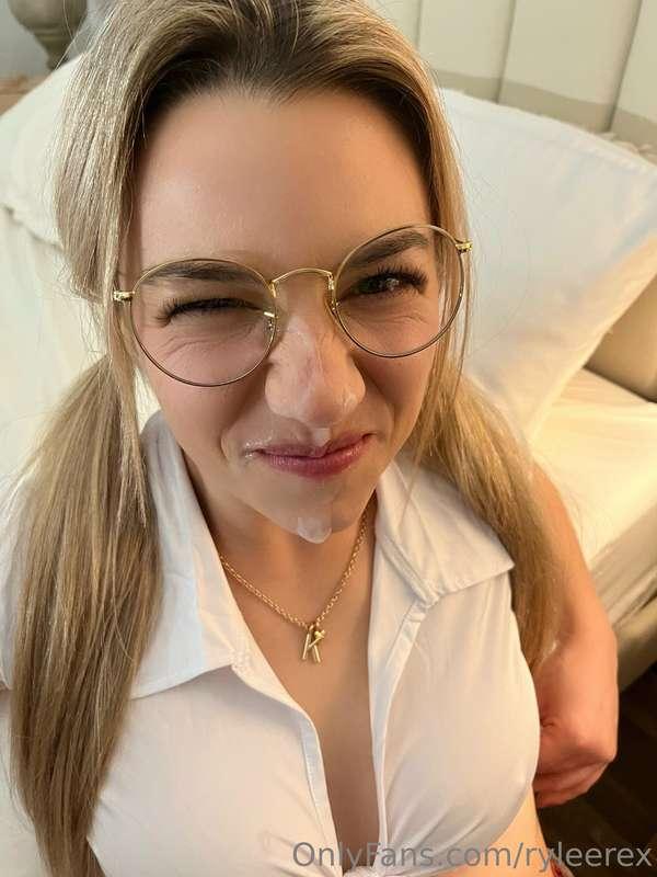 Cum is my reward for being a good student🤤