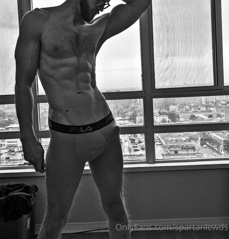 Artsy Friday bulge :P