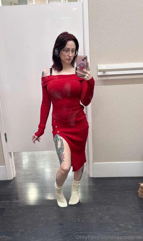 I went to try on some dresses for the vday video I have plan..