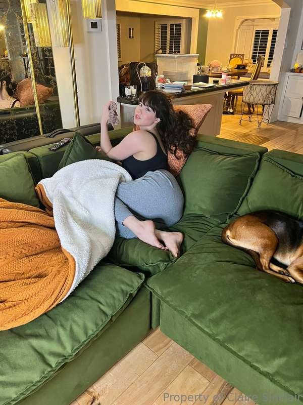 Got a little horny while chilling on the couch, and shot som..