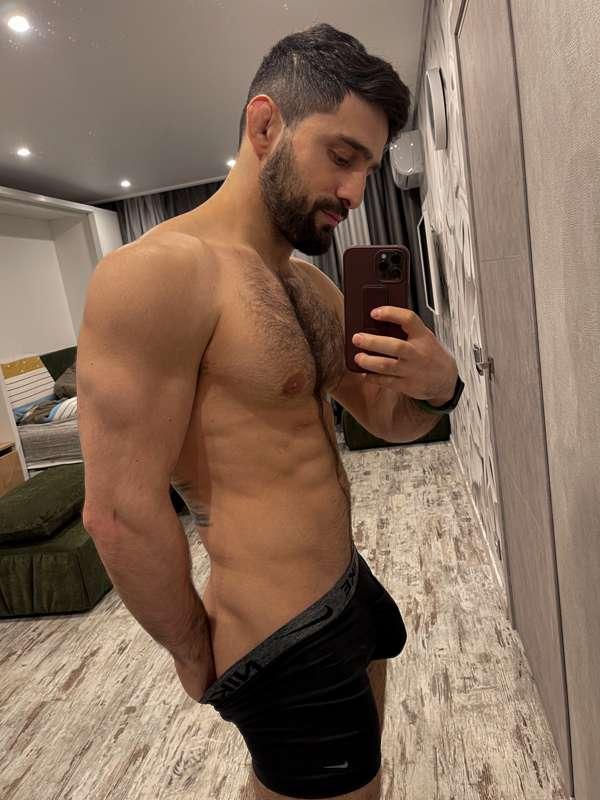 Selfie from the fitting room 🤳🏻 and homemade