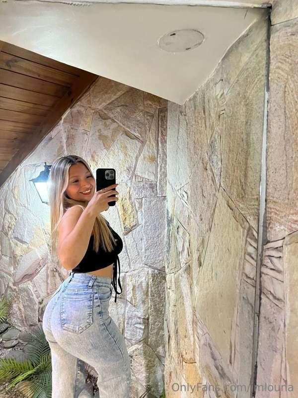 Mes pantalons me moulent à chaque fois mes fesses 😭