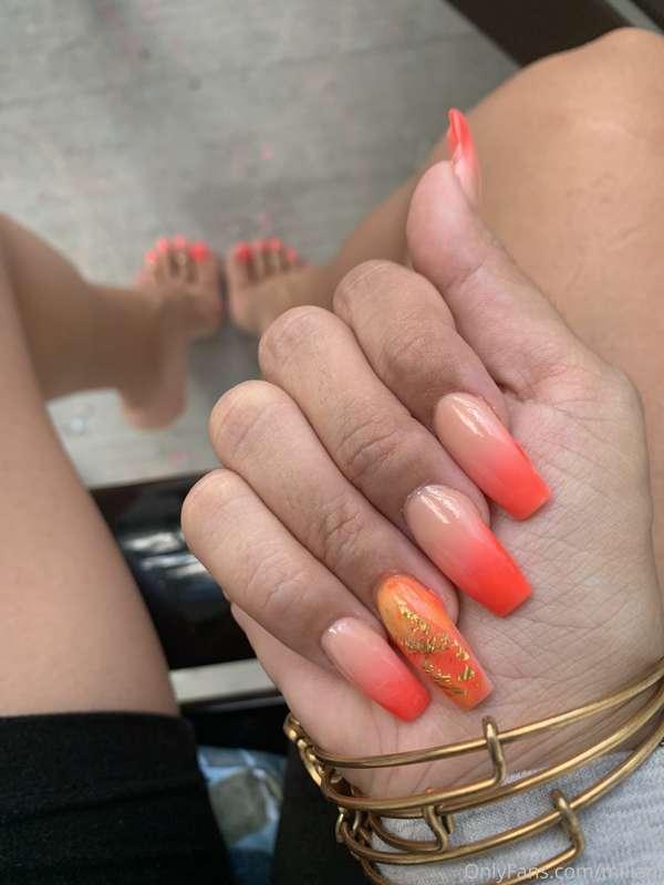 pretty hands, pretty feet.