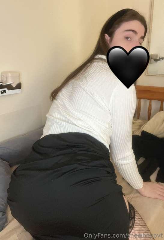 Let me know in the DMs what you think my cock would look cut..