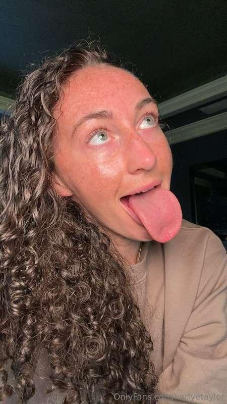 👅👅👅 