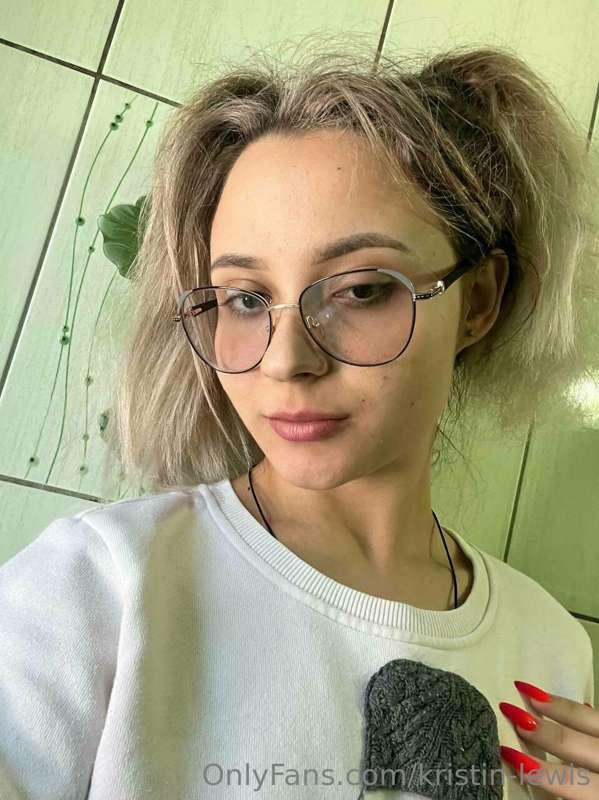 How about spending this weekend together?😊