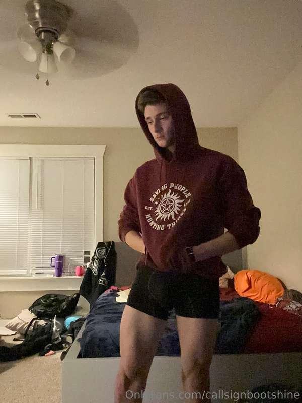 Just chillin in my room about to play BO3, dm me on instagra..