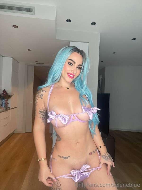 One look and I’m yours 😍 